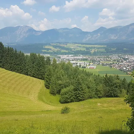 Hennersbergerhof Guest house
